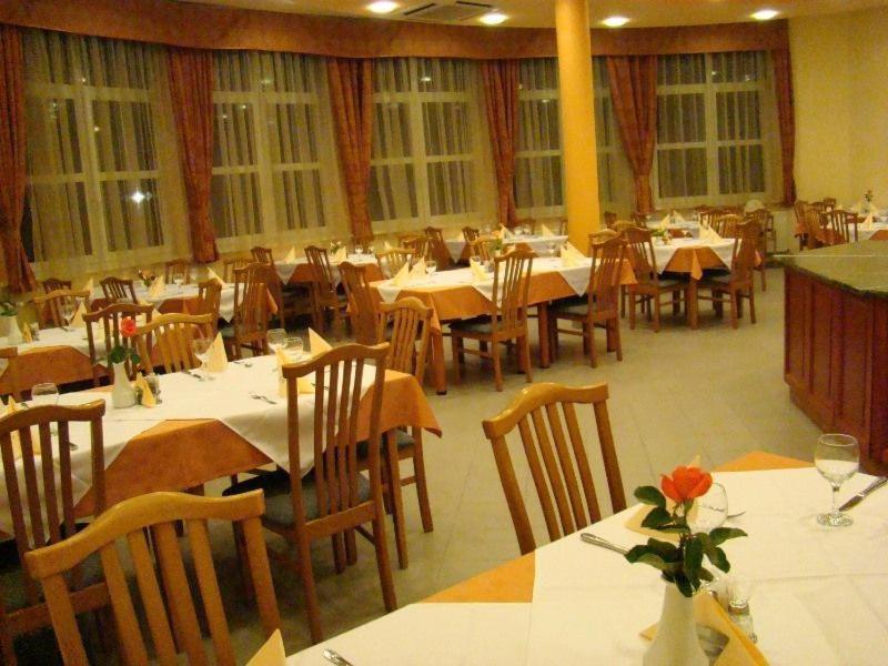 Hotel Ovit Keszthely Zewnętrze zdjęcie