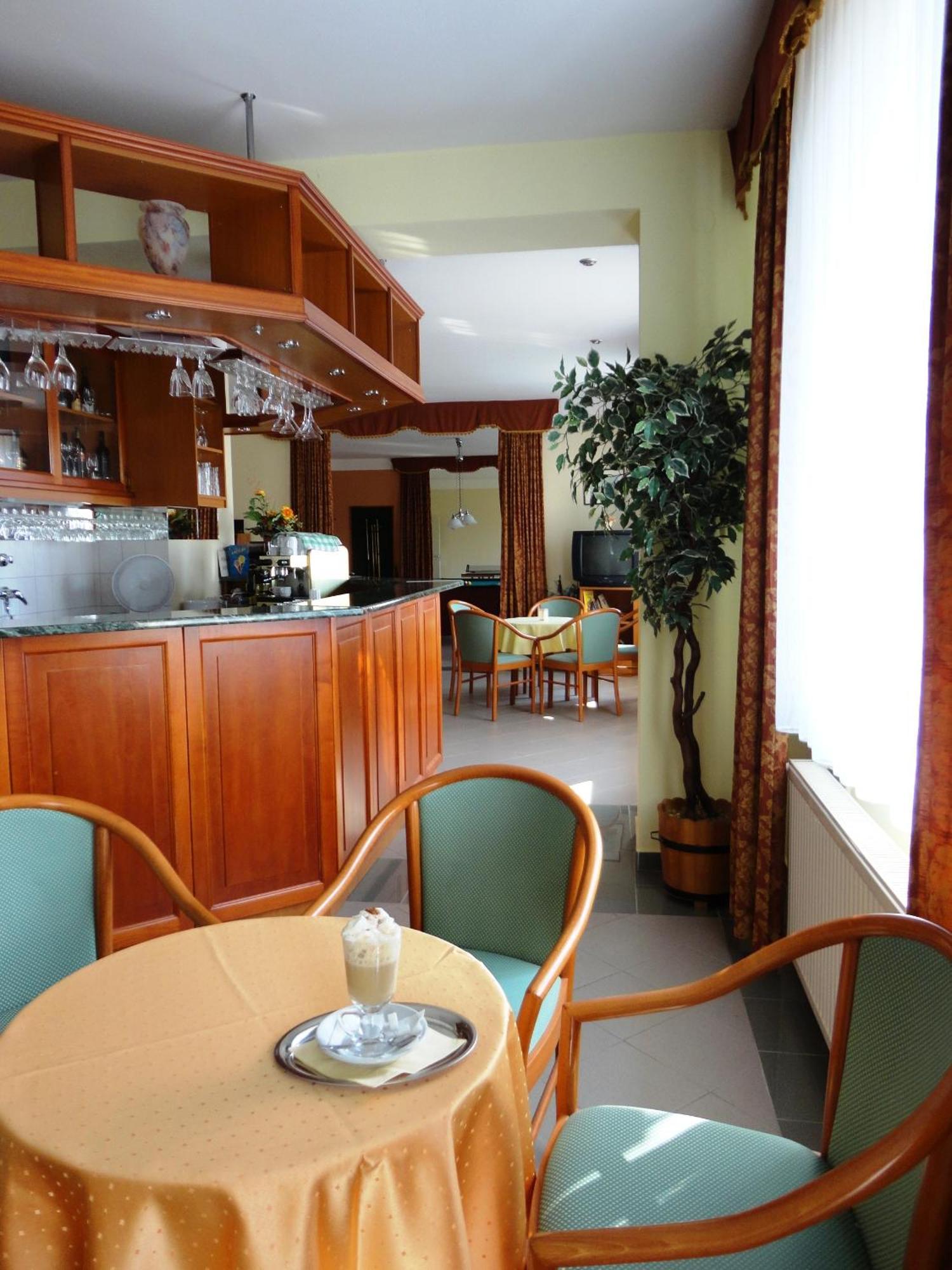 Hotel Ovit Keszthely Zewnętrze zdjęcie
