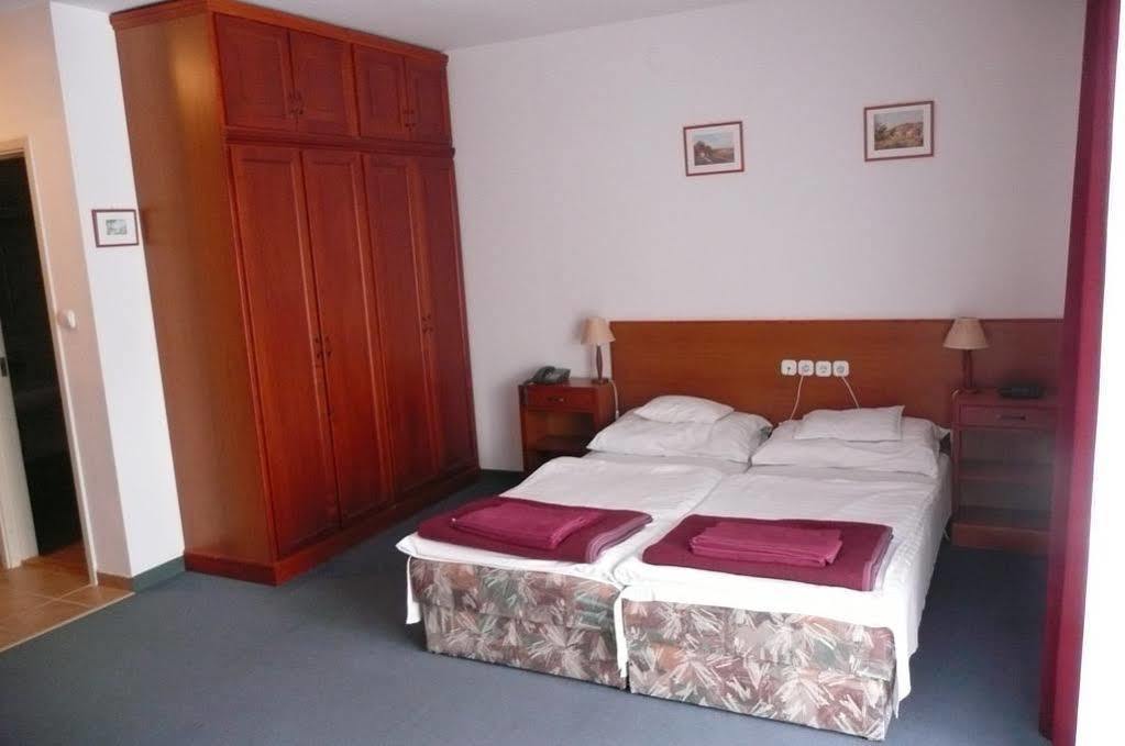 Hotel Ovit Keszthely Zewnętrze zdjęcie